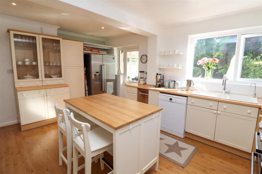 Kitchen/Breakfast Room