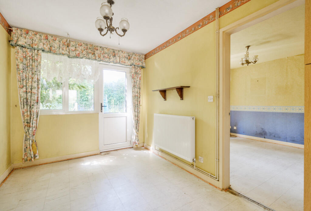 1316324-18-686278...