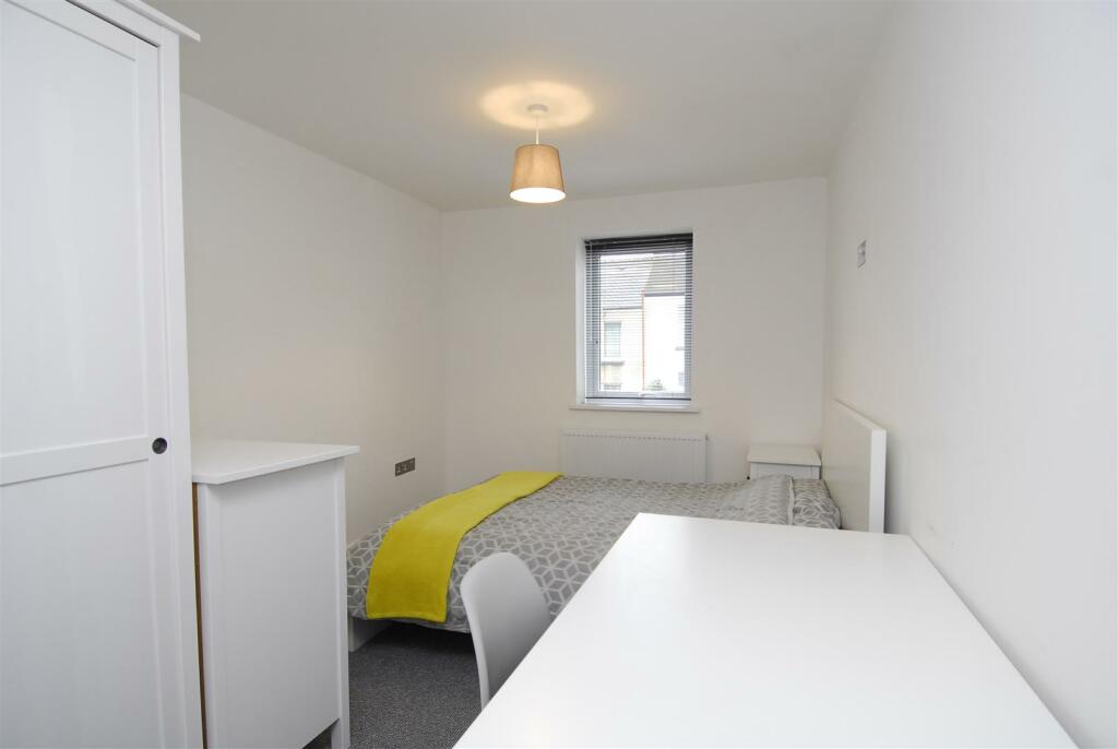 BelgraveManorF8R1001.JPG