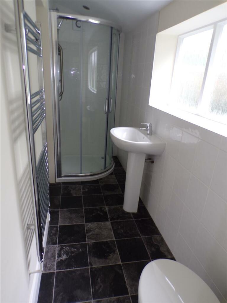 F1CN-shower room..JPG