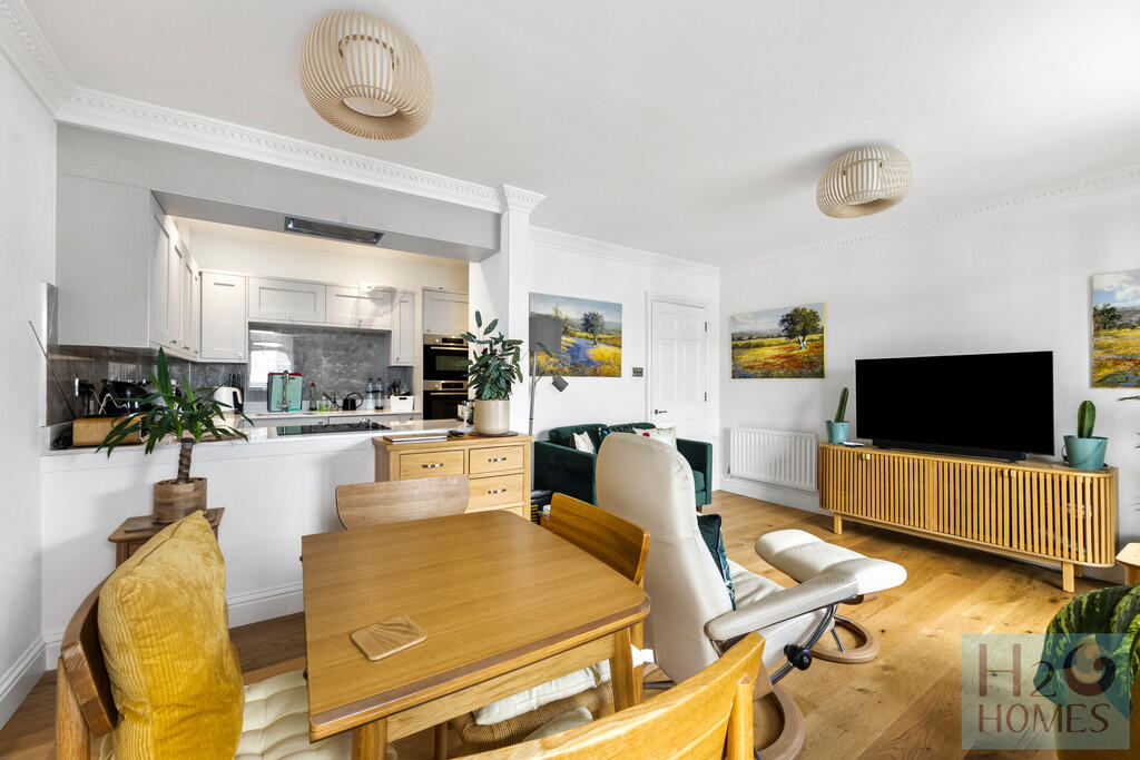 Wellington Court,...