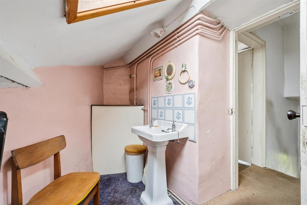 Saxton Mee Ashleigh Cottage 0003.jpg