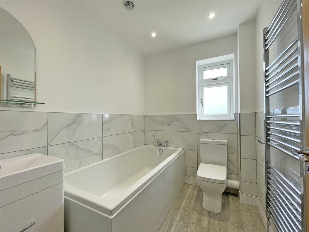 Higher Efford Road 54 - Bath.jpg