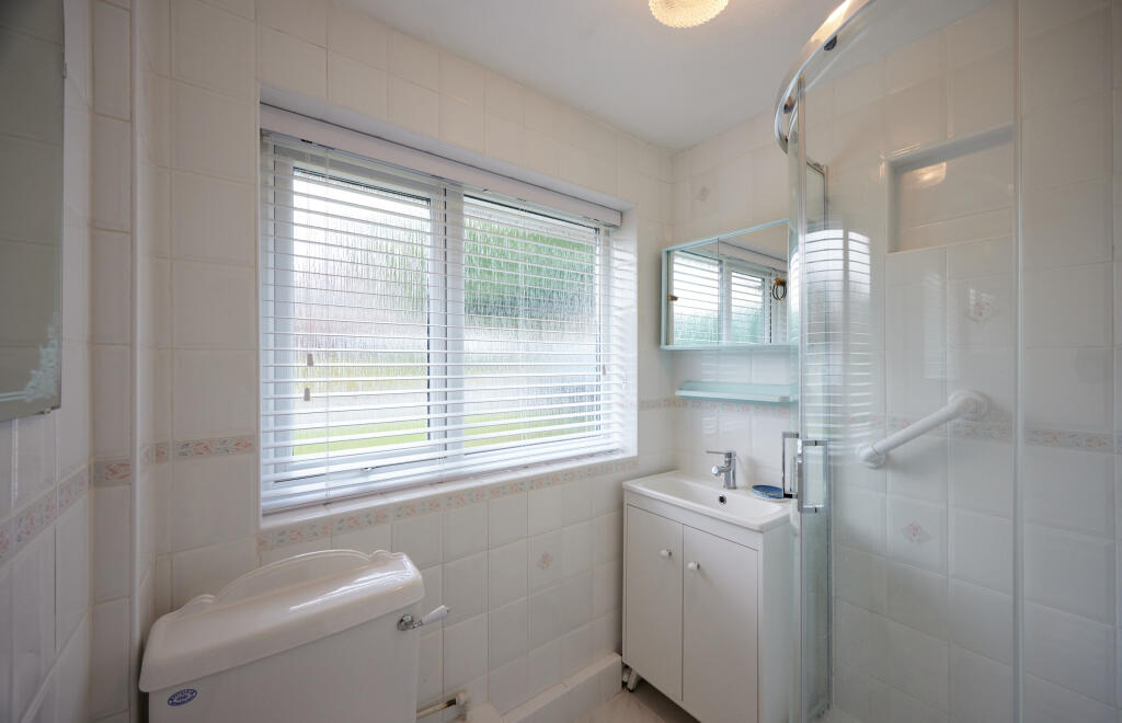 BATHROOM 2