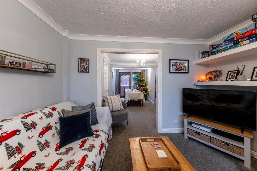 57 Oathills Drive-014.jpg