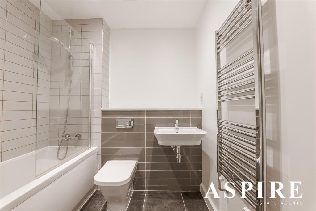 281 FAIRFAX DRIVE-13-12-24-15.jpg