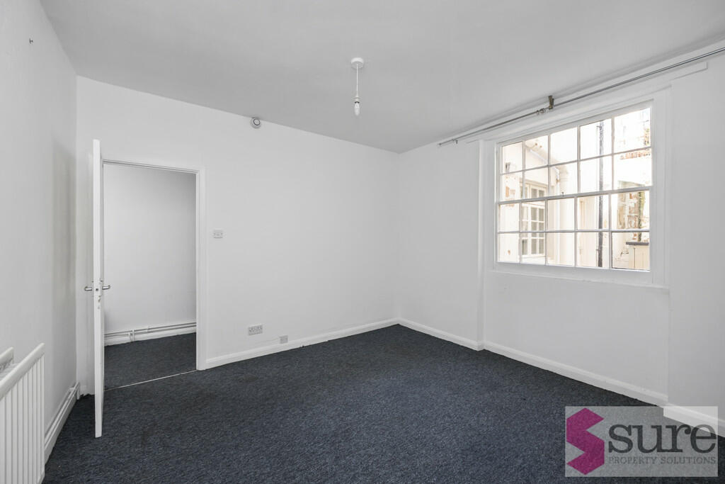 Belgrave Place, 1...