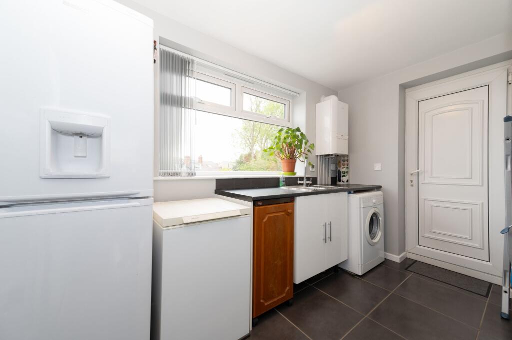 UTILITY ROOM AND W/C