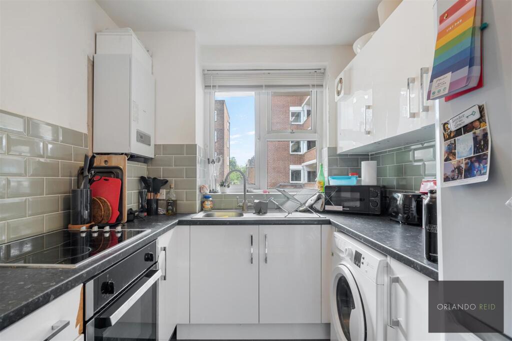 33 Morant House SW9 9AA-6.jpg