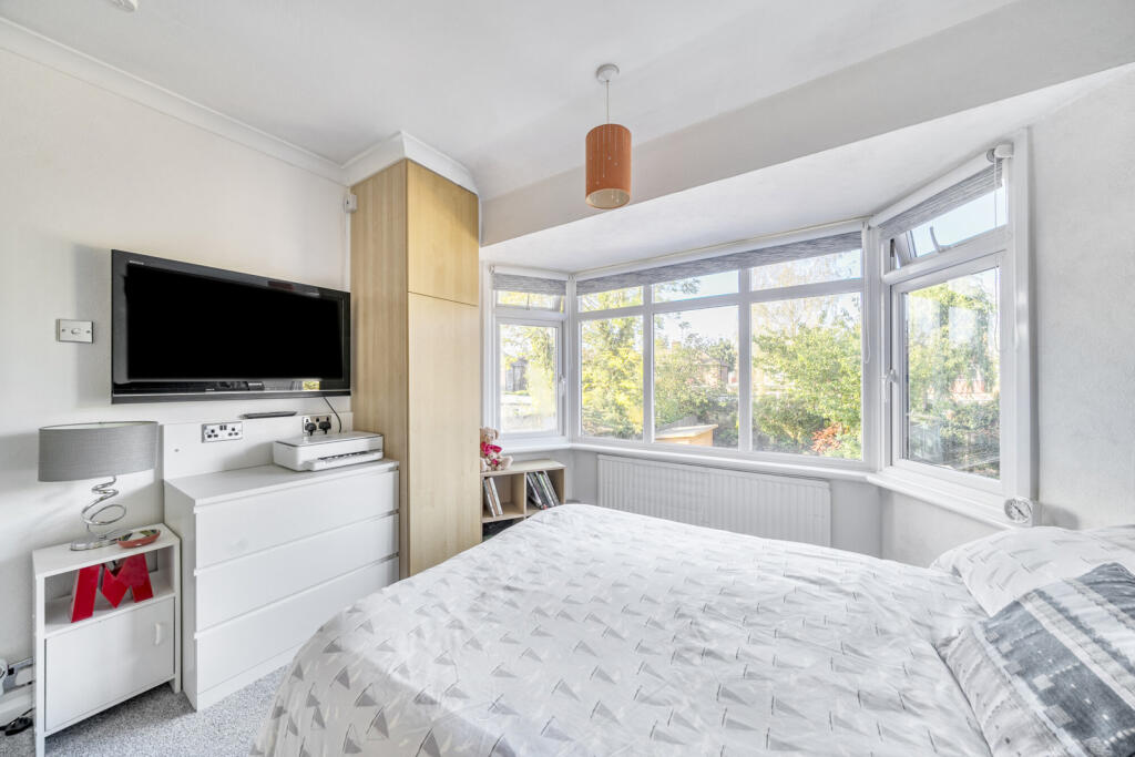 1364166-4-68e790f...