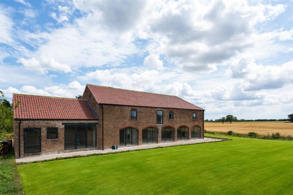 Kingsbarn, Gardens and View