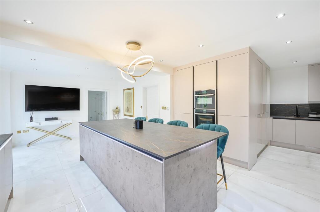 OAKWOOD AVENUE, 10- (14).jpg