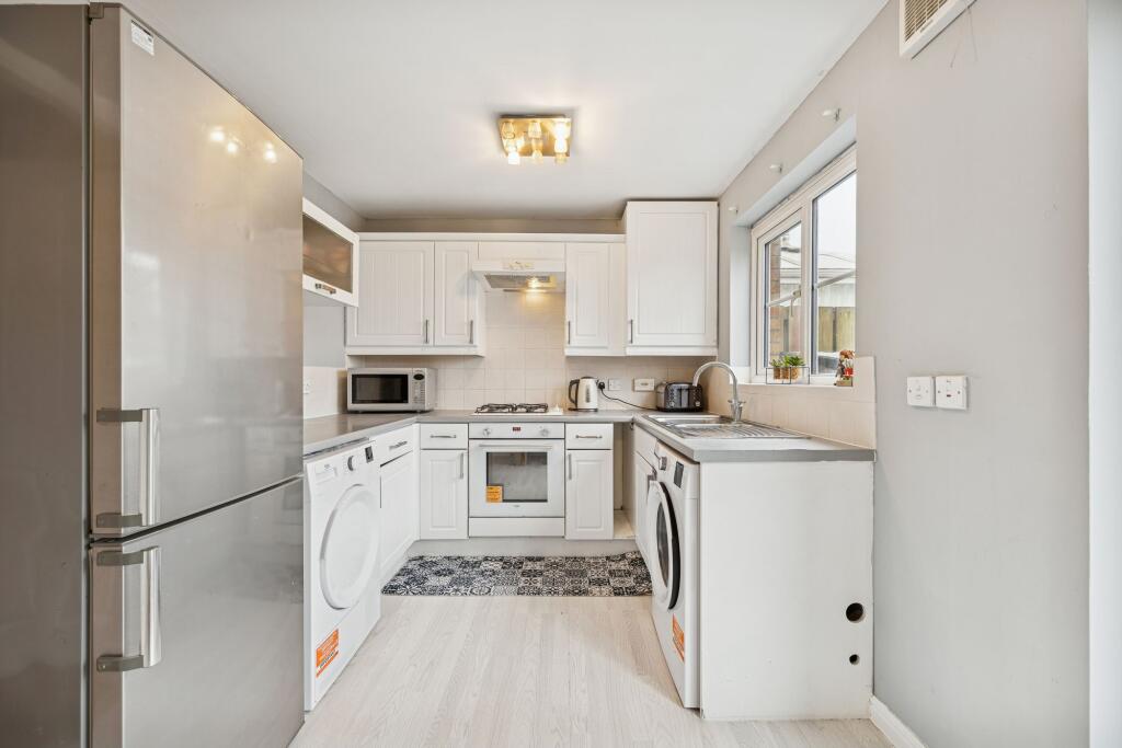 Kitchen / Dining Area