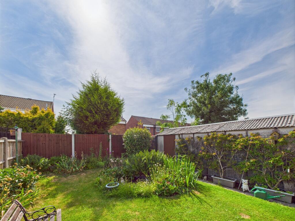 CAM04825G0-PR0100-STILL009