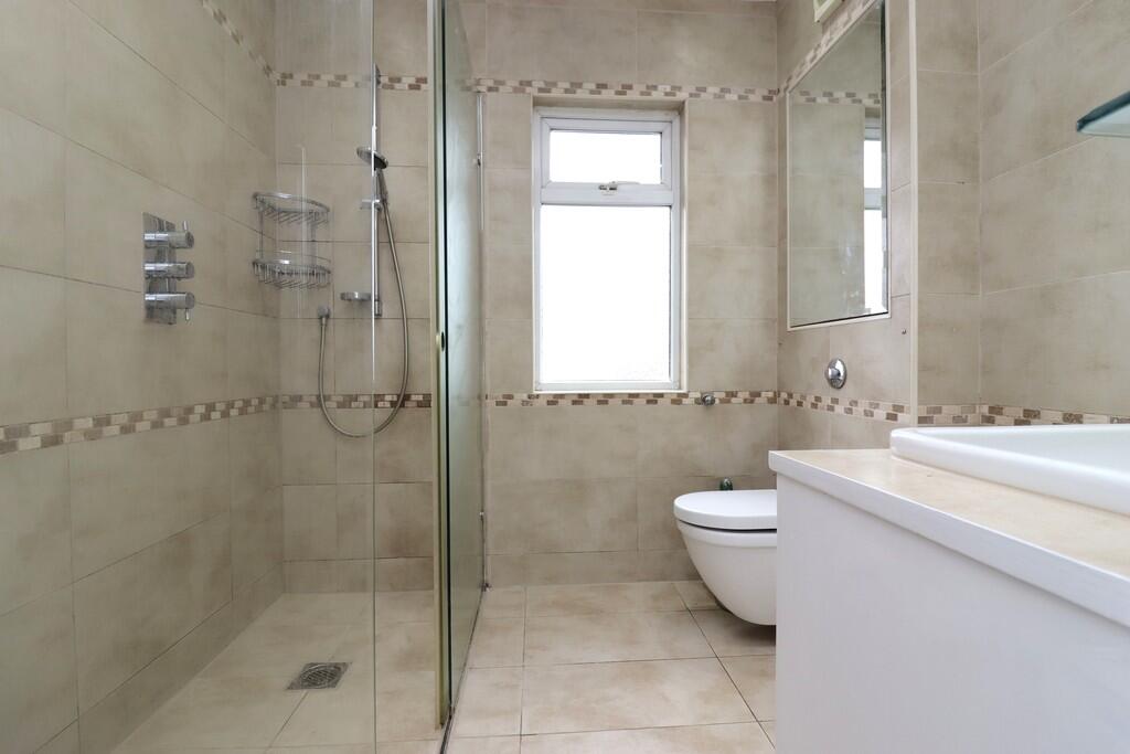 37 Kingsmead Aven...