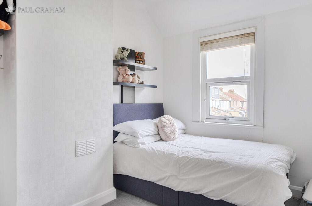 42f93e27-62f6-41b...