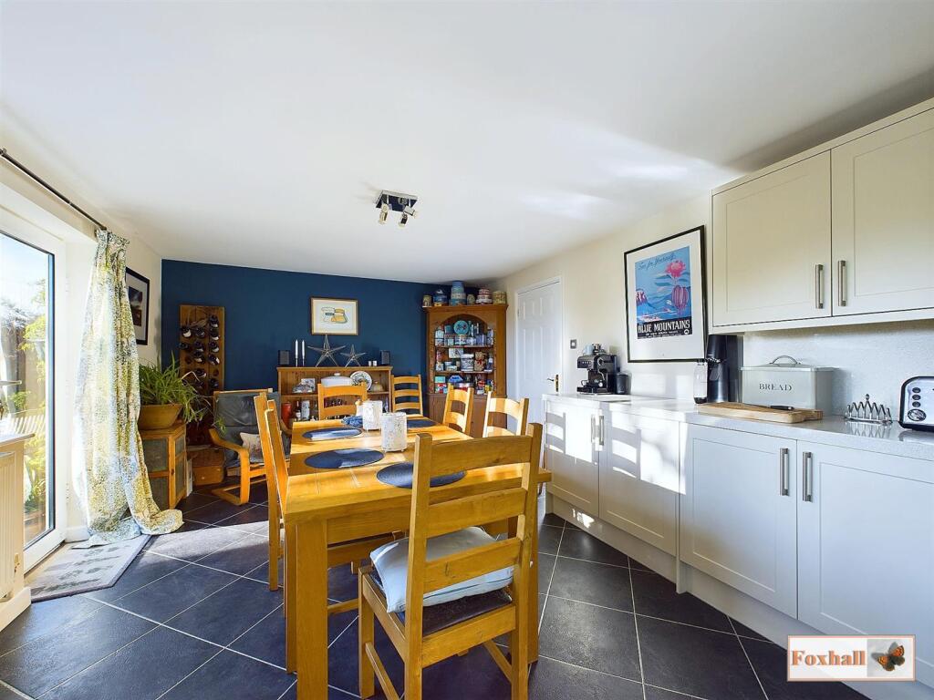 Kitchen / Breakfast Room