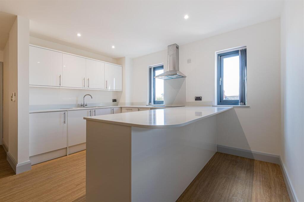 10 Victoria Park Court-5.jpg