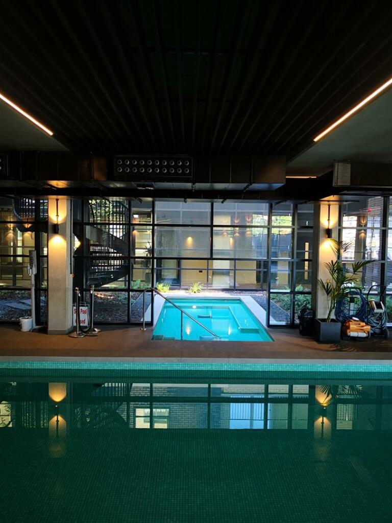 Pool2.jpg