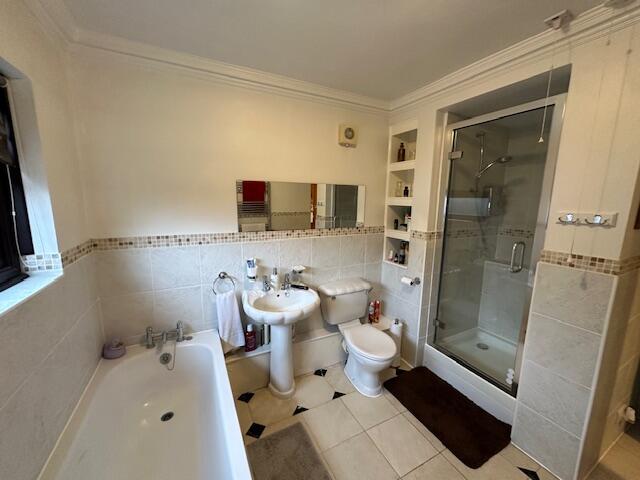 FAMILY BATHROOM