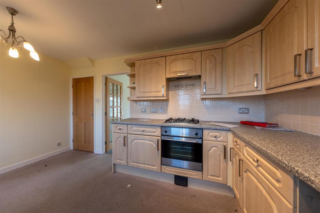 8 Roberts Road-003.jpg