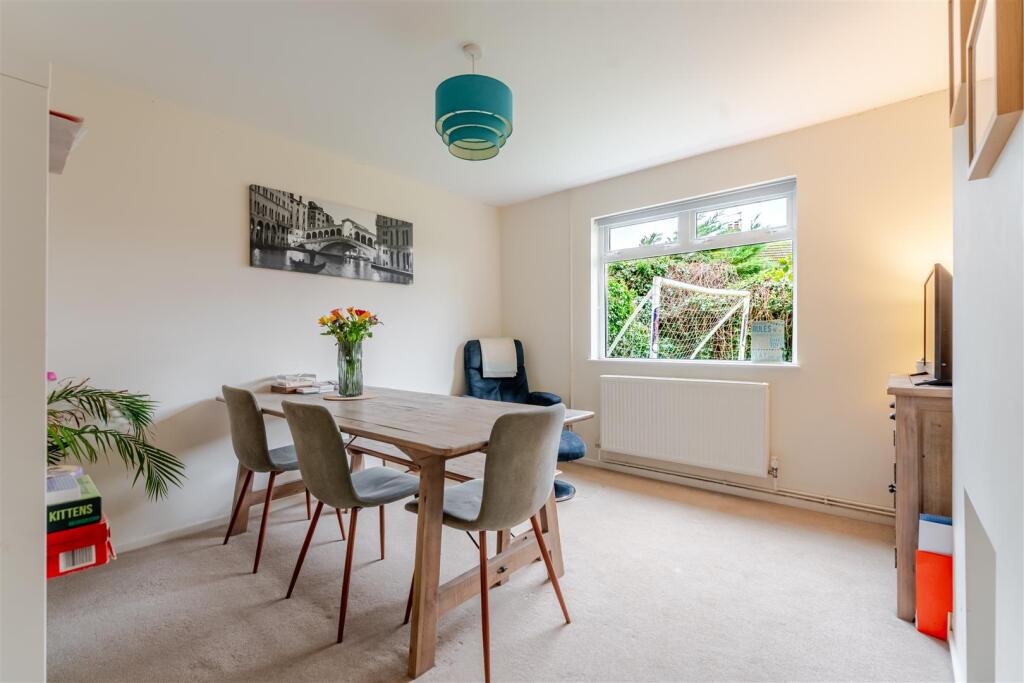 17 Court Avenue, Yatton27.jpg