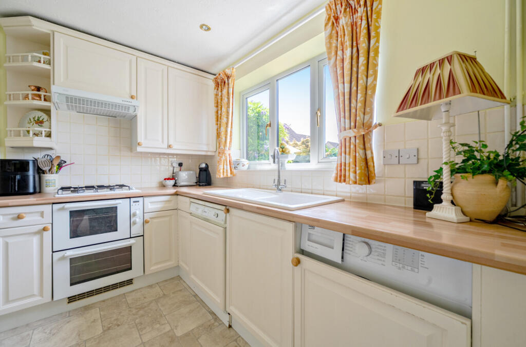 1319441-16-686680...