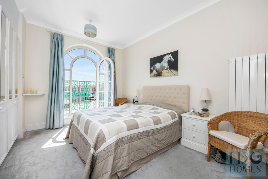 Trafalgar Gate_27...