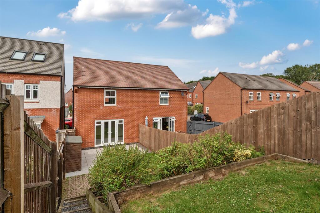 10 Isaac Close, Ashby