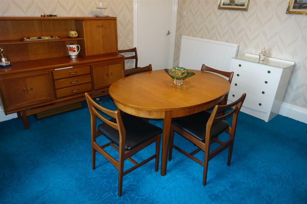 Dining Room /4th Bedroom