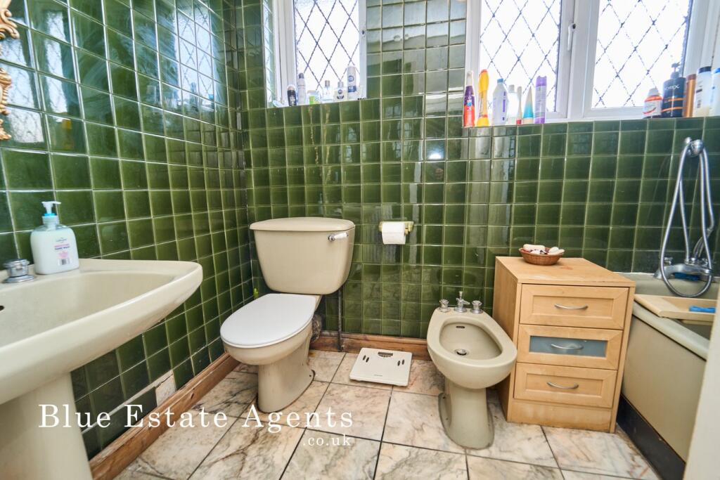 Family Bathroom Suite