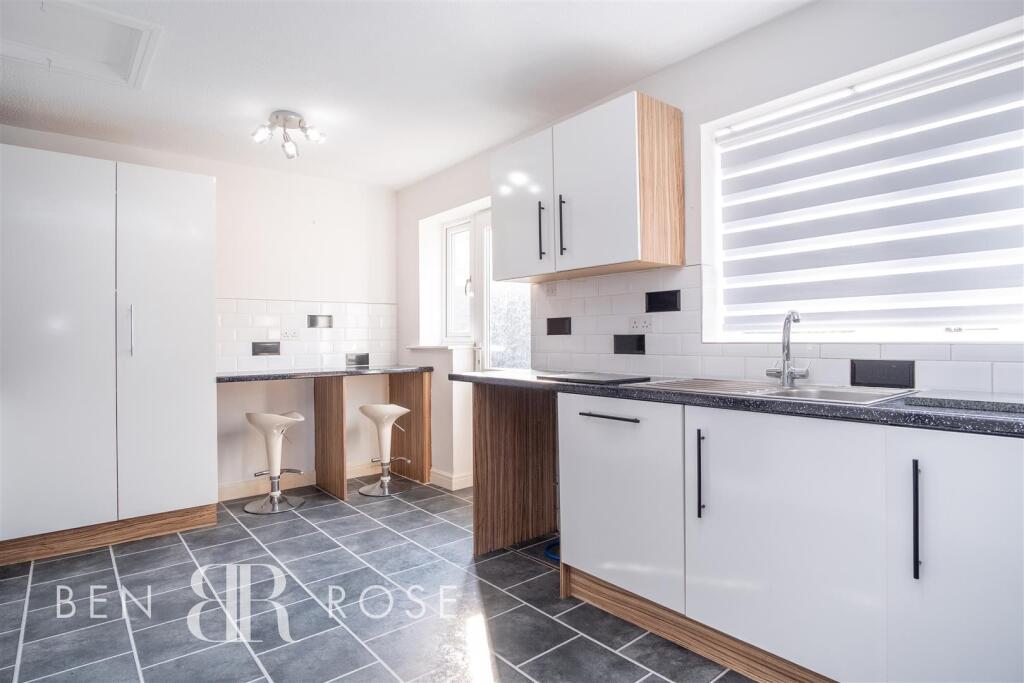 Kitchen/Breakfats Room