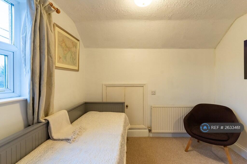 2nd Double Room With Loft Access