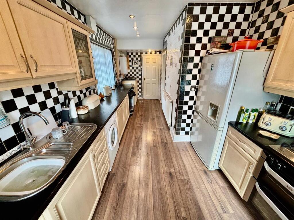 Breakfast Kitchen: