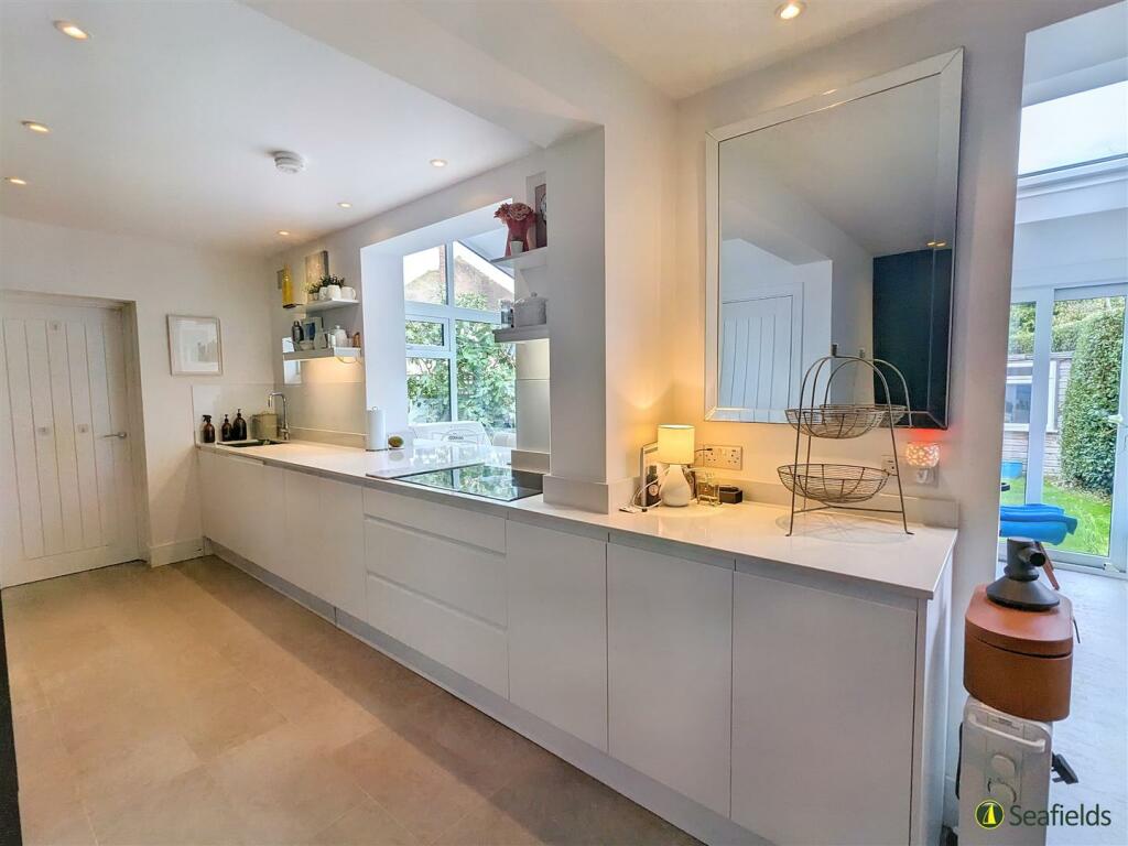 Kitchen..jpg