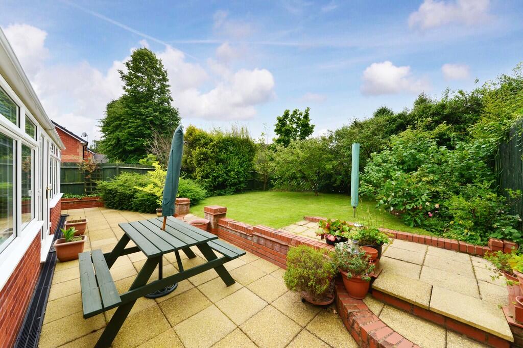 3 Deeley Close - ...