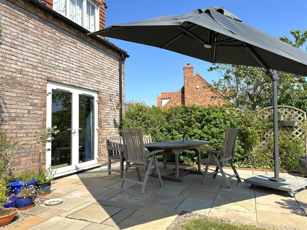 Paved Seating Area 003