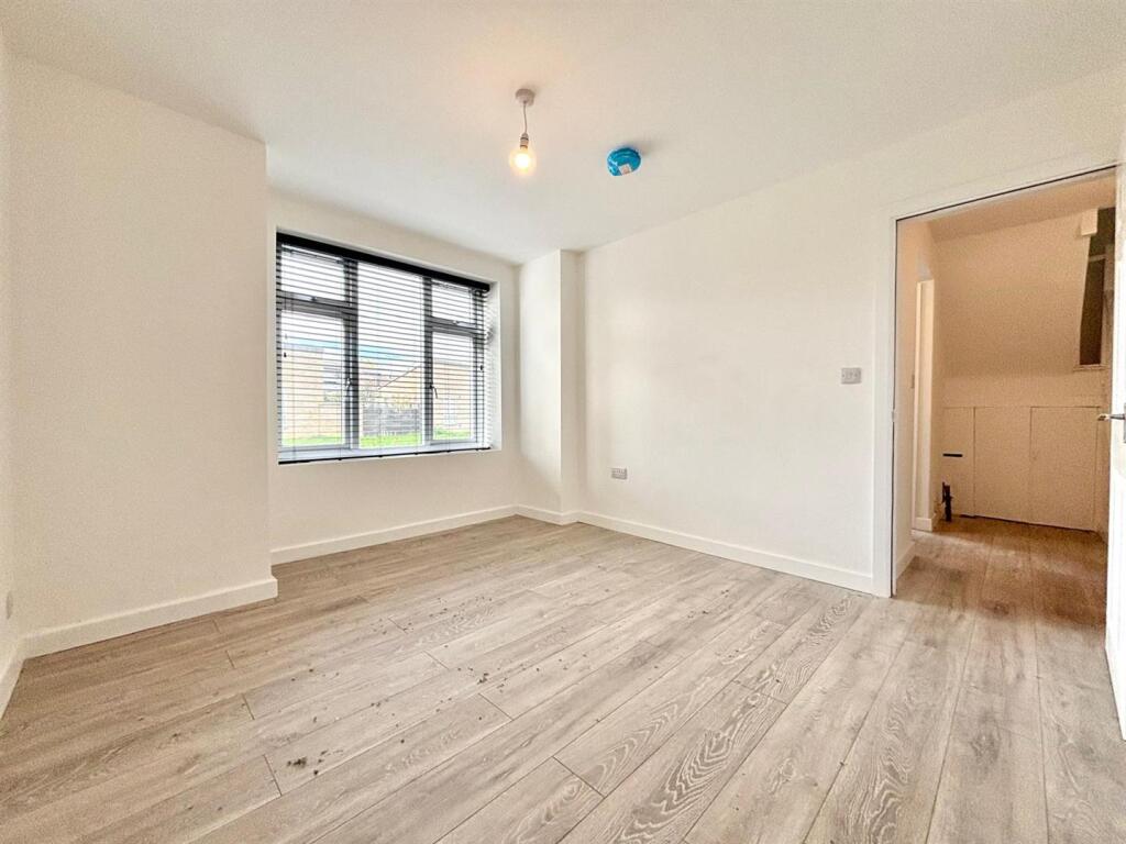 WhatsApp Image 2025-10-25 at 12.55.09_b6aa1168.jpg