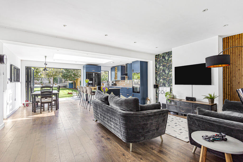 Dining/Kitchen