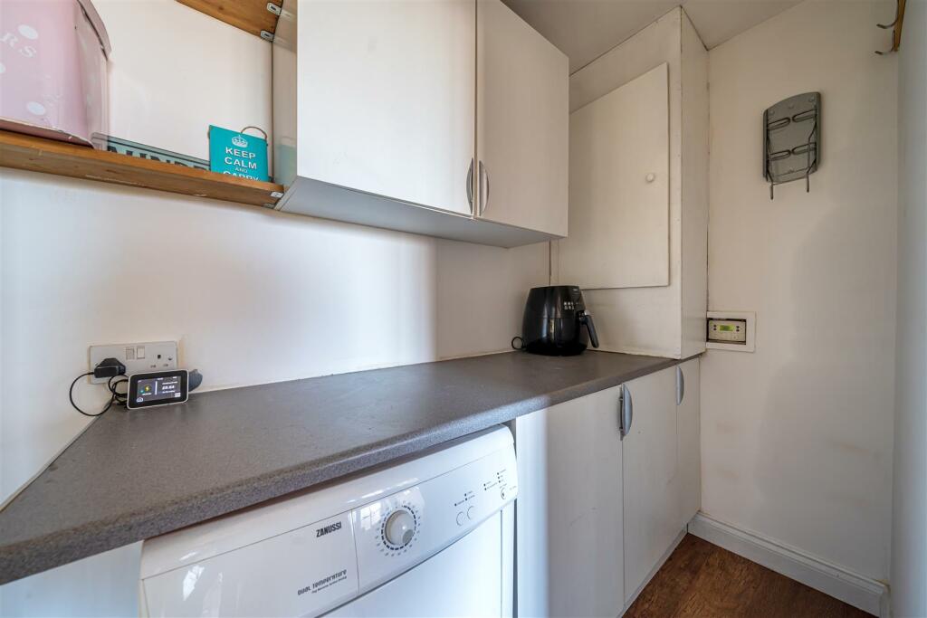 33a High St, Silverstone