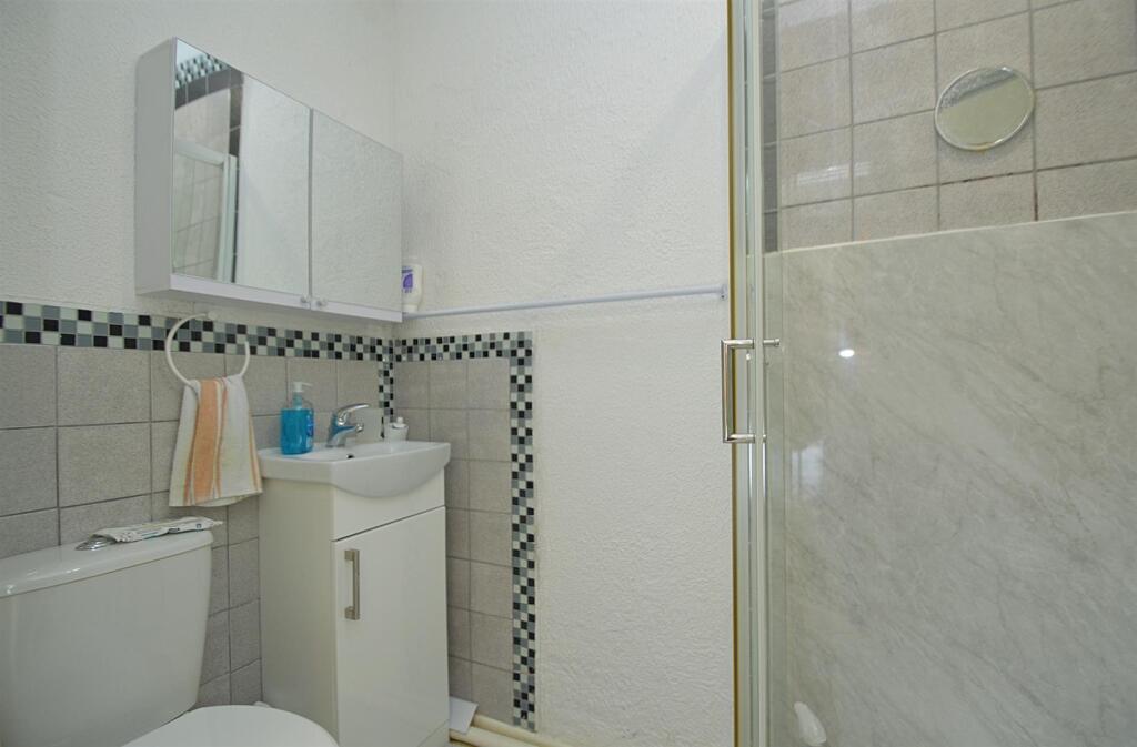 resizedEnSuite.jpg