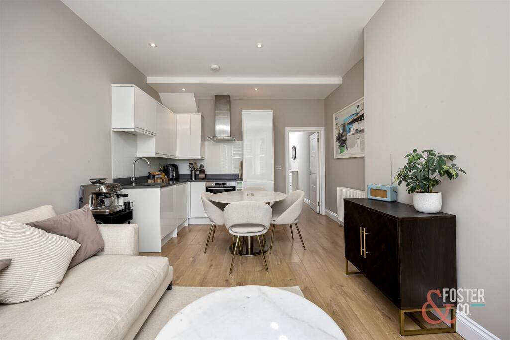 Stanford Avenue_9_Flat 5-012.jpg