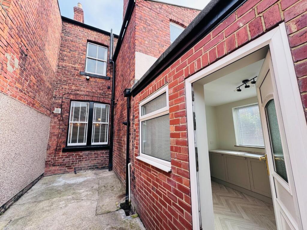 YARD / REAR