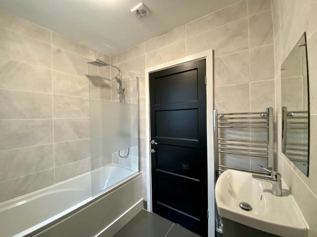 Bathroom Aspect 2