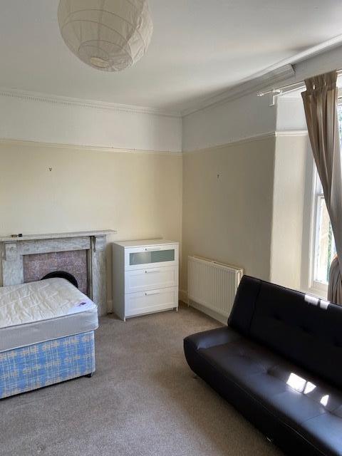 77 Pembroke Road Bed