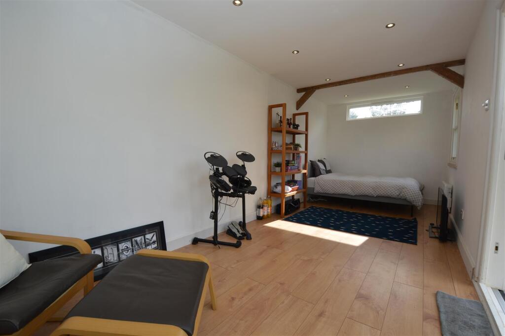 19 Hanging Hill Lane.jpg