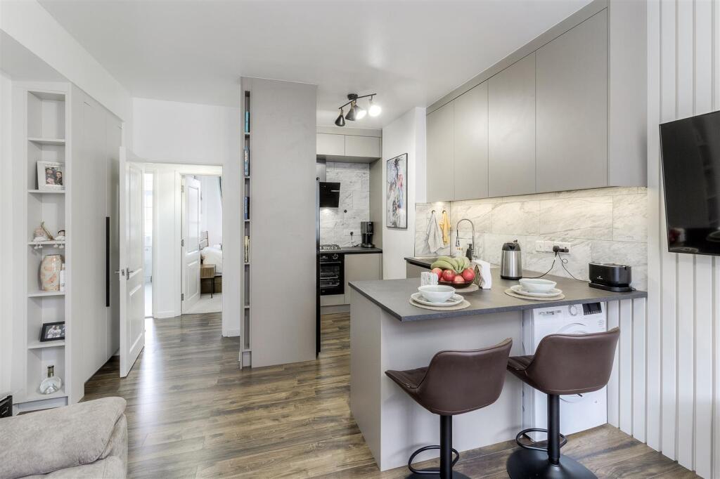 Living Room/Kitchen