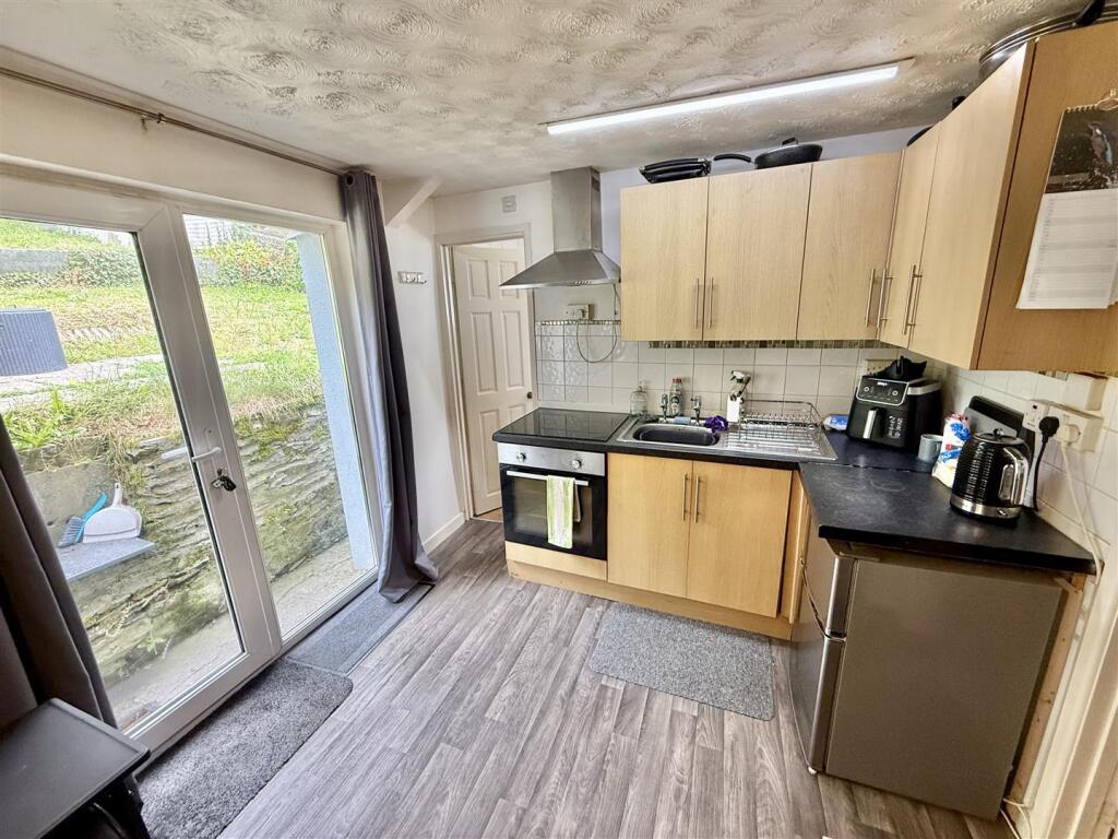 Kitchen area.JPG