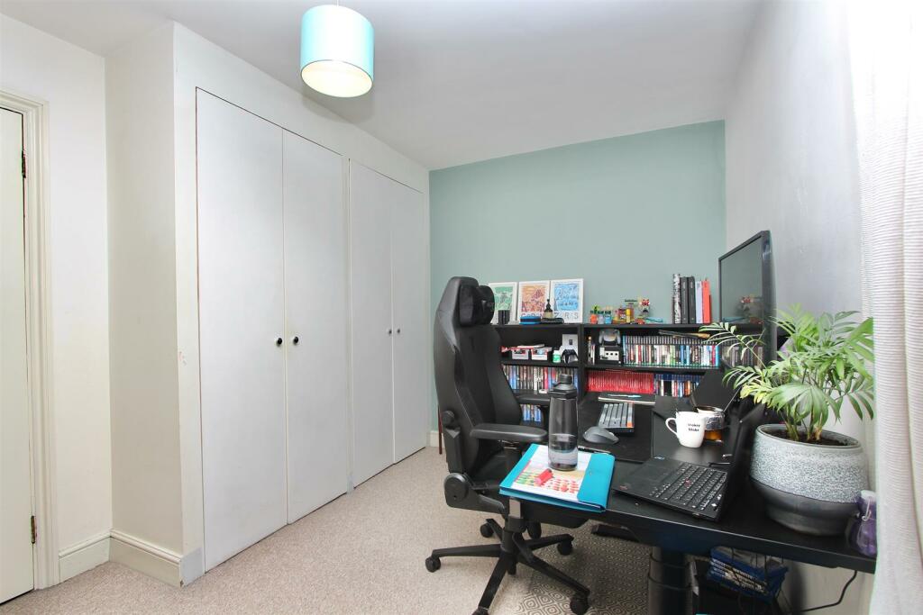 Stoke Newington Road, N16