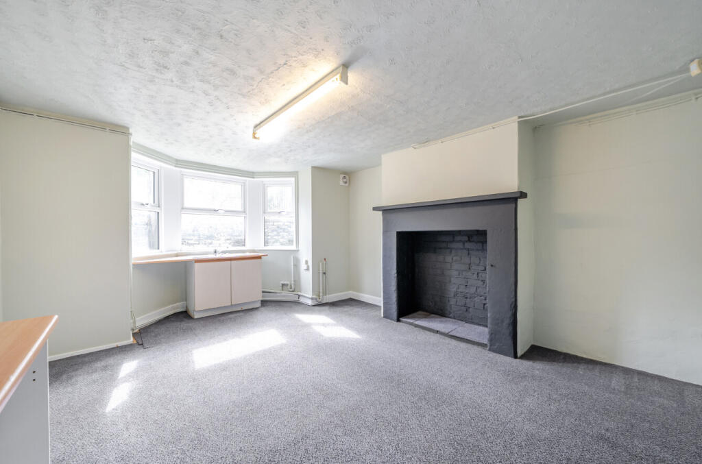 1334513-12-6895cc...